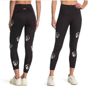 CHRLDR L Black Skull Leggings